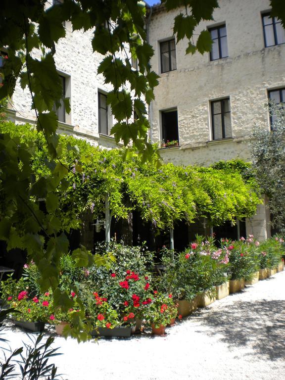 Le Cloitre Des Dominicains Buis-les-Baronnies